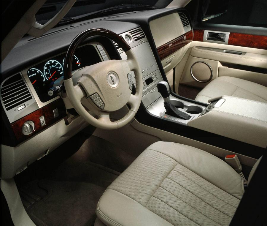  Lincoln Navigator 2003 года  (фото 25 из 59)